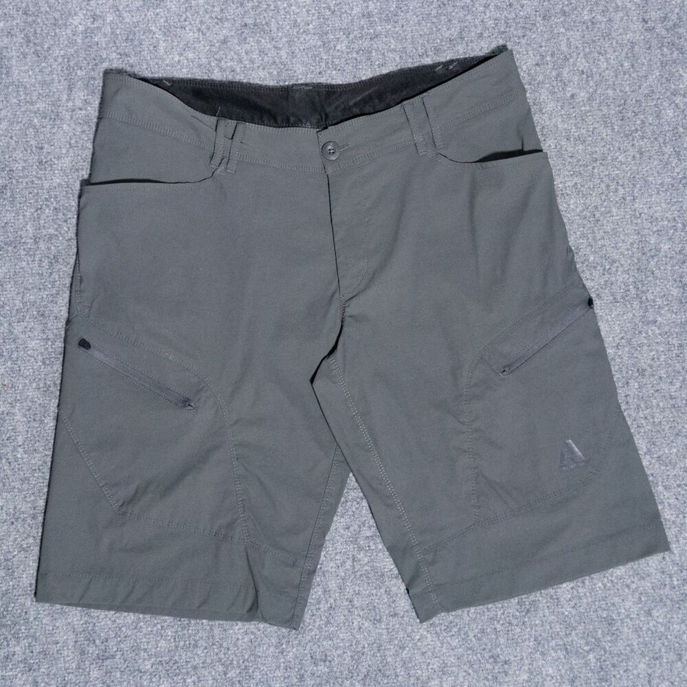 Eddie Bauer First Ascent Guide Pro Gray Hiking Cargo Shorts Men's 36 12" Stretch